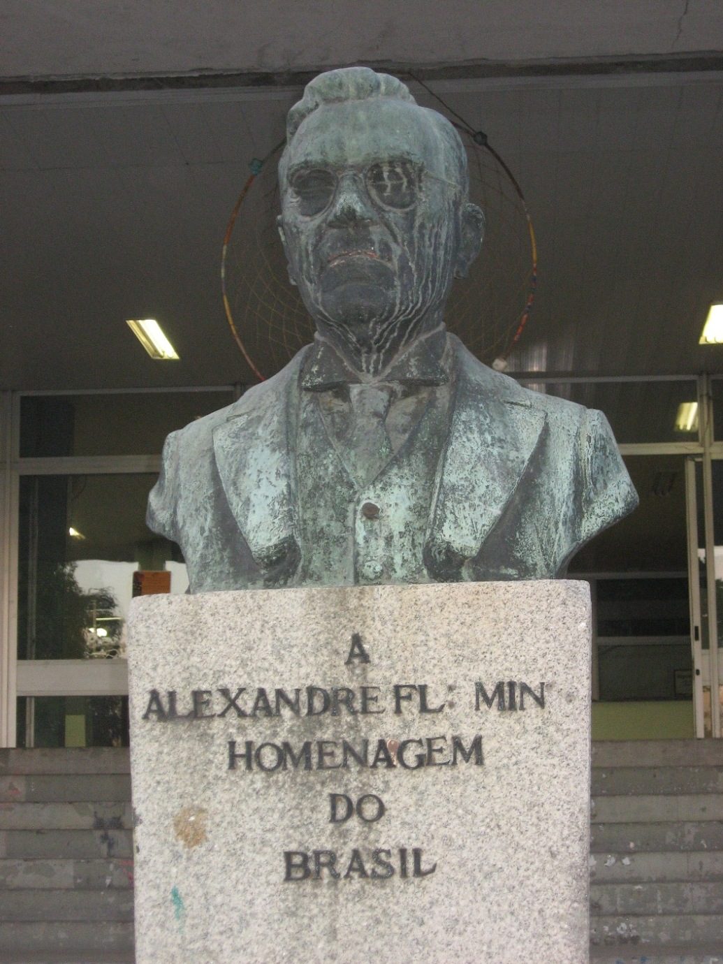 Alexander Fleming's bust (5).JPG